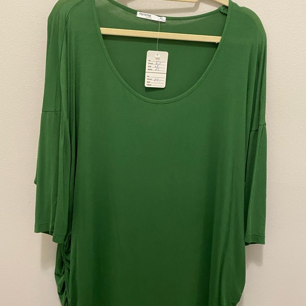 NWT Femme Ladies Green Blouse Size XL Scoop Neck, Gathered sides. - Picture 10 of 11